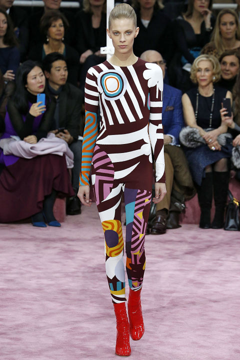 hbz-david-bowie-inspired-runway-dior-couture-spring-2015-getty