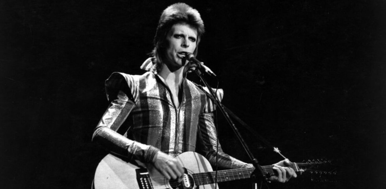 landscape-1452516920-hbz-david-bowie-index